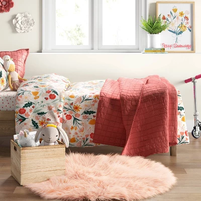 3' Faux Fur Round Kids' Rug Pink - Pillowfort™ 3 3' Faux Fur Round Kids' Rug Pink - Pillowfort™