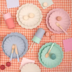 Meri-Meri Meri Meri Small Pink Reusable Bamboo Plates (Pack Of 6) -Children Furniture Store GUEST 530c2601 eb70 450b a166 8904fa0b9238